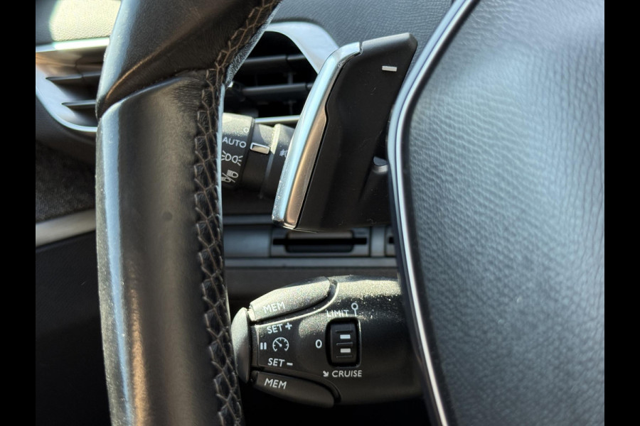 Peugeot 3008 1.2 PureTech Allure 2e Eigenaar|Schuifdak|Camera|Carplay|Clima|Trekhaak|i-Cockpit|Cruise|Elek Ramen|LM Velgen|PDC V+A|Stoelverwarming|Nieuwe APK bij aflevering
