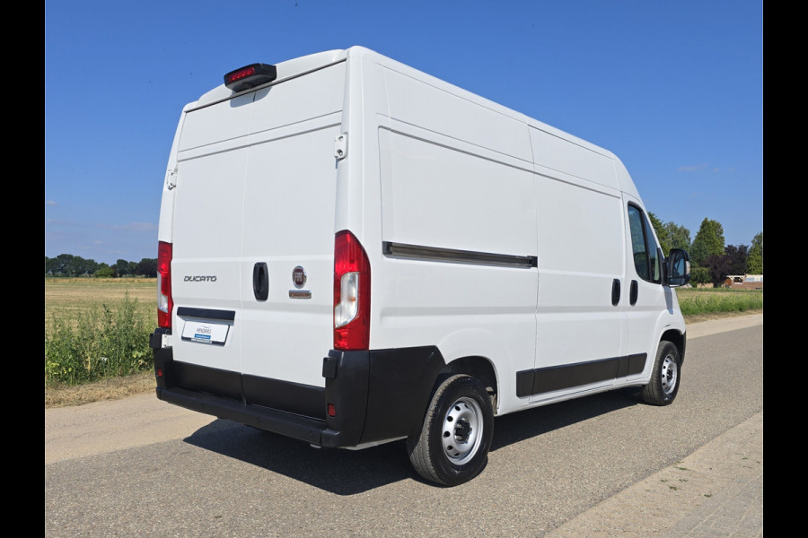 Fiat Ducato 2.2 MultiJet 140 S&S L2H2 3.5t - Euro 6 - 140 Pk - Navi - ParkeerCamera - Airco - Cruise Control