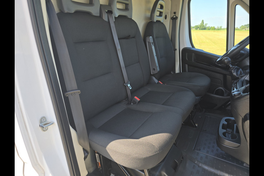 Fiat Ducato 2.2 MultiJet 140 S&S L2H2 3.5t - Euro 6 - 140 Pk - Navi - ParkeerCamera - Airco - Cruise Control