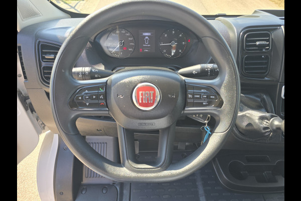 Fiat Ducato 2.2 MultiJet 140 S&S L2H2 3.5t - Euro 6 - 140 Pk - Navi - ParkeerCamera - Airco - Cruise Control