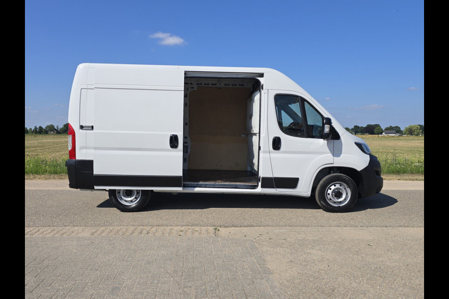 Fiat Ducato 2.2 MultiJet 140 S&S L2H2 3.5t - Euro 6 - 140 Pk - Navi - ParkeerCamera - Airco - Cruise Control