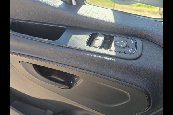 Mercedes-Benz Sprinter 515 CDI Bakwagen + Laadklep - AUTOMAAT - Euro 6 - 150 Pk - Airco - Cruise Control