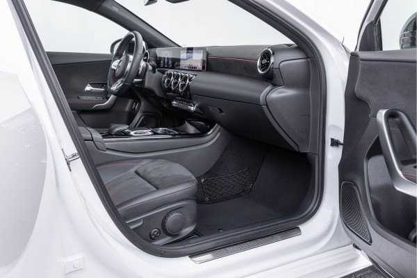 Mercedes-Benz A-Klasse 200 Launch Edition Premium Plus AMG Pano 19''