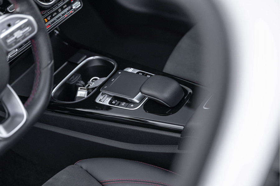 Mercedes-Benz A-Klasse 200 Launch Edition Premium Plus AMG Pano 19''