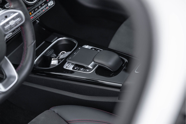 Mercedes-Benz A-Klasse 200 Launch Edition Premium Plus AMG Pano 19''