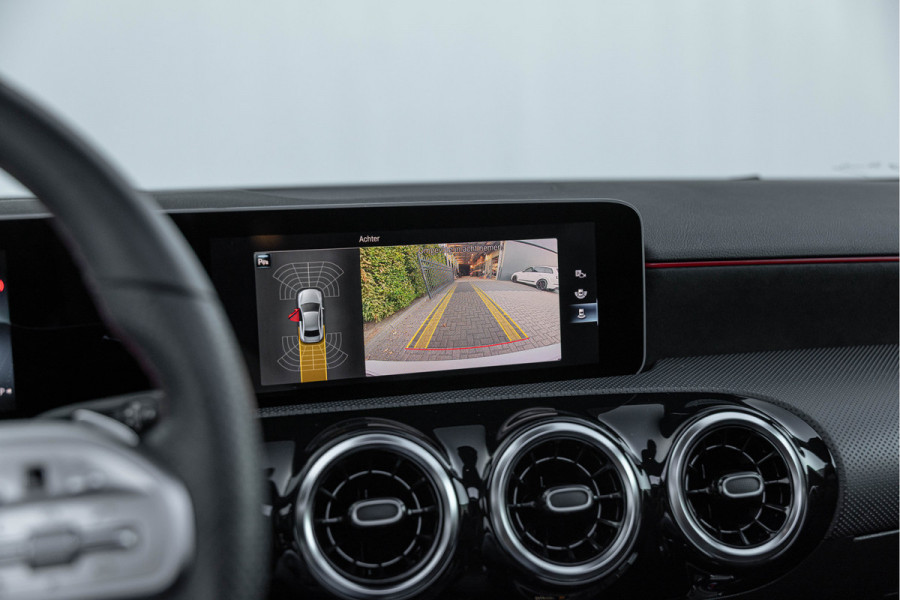 Mercedes-Benz A-Klasse 200 Launch Edition Premium Plus AMG Pano 19''
