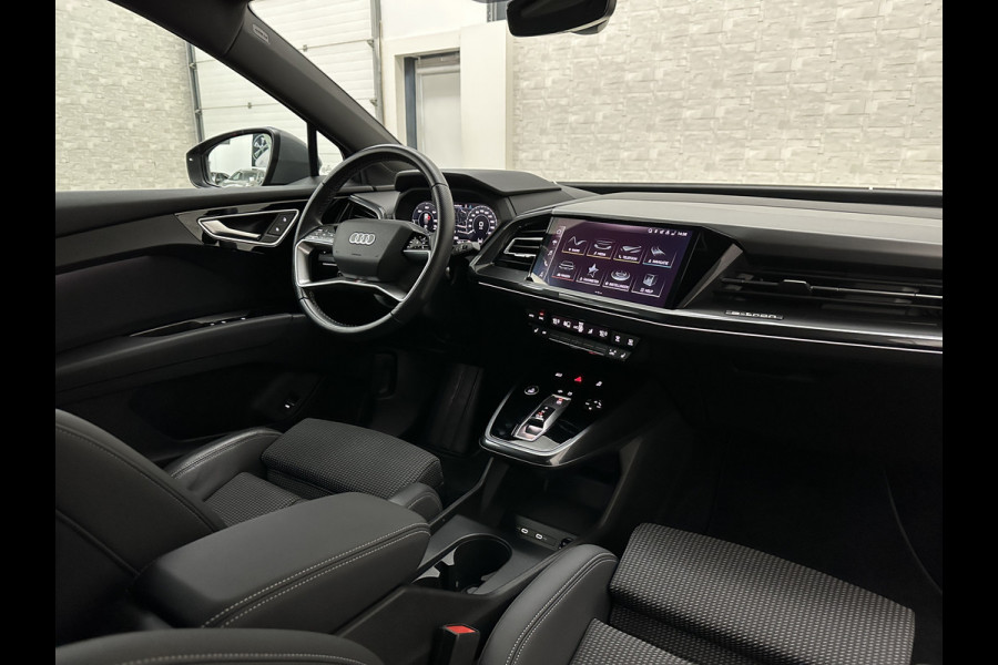 Audi Q4 Sportback e-tron 40 S-Line 77 kWh | Sportstoelen | SOH 98,5 % | H-Leder | ACC | Lane ass. | Virtual + | Black-Optic | Stoelverwarming | 5x Q4 OP VOORRAAD! | Camera | Matrix-Led | Getint Glas | Zwarte Hemelbekleding | MMi+ | 3-Zone Clima | Bovag Garantie |