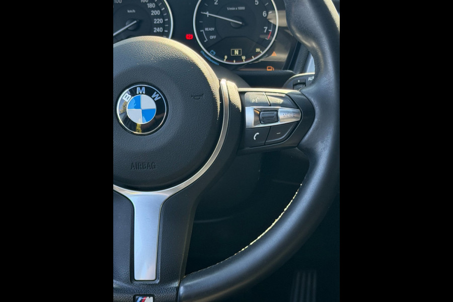 BMW 2 Serie Active Tourer 218i M- Sport - Navigatie I Airco I Sport pakket I LED I PDC I Trekhaak I Dealer onderhouden