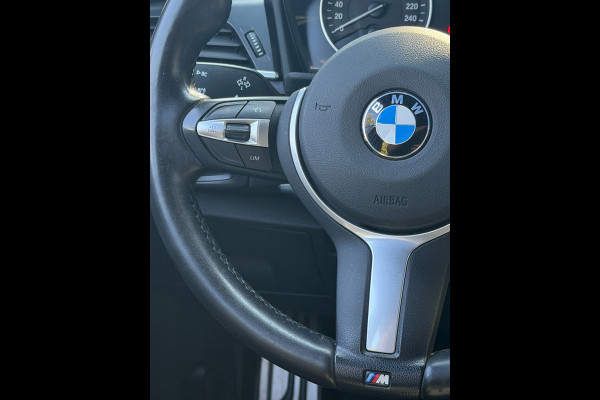 BMW 2 Serie Active Tourer 218i M- Sport - Navigatie I Airco I Sport pakket I LED I PDC I Trekhaak I Dealer onderhouden