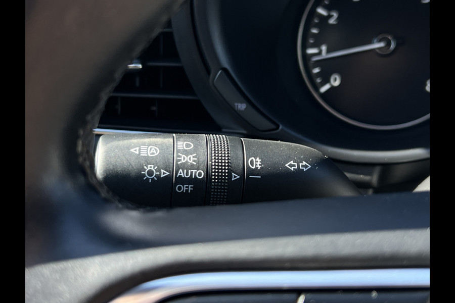 Mazda 3 2.0 e-SkyActiv-X M Hybrid 186 Luxury | Bose Audio | ACC | 360 Camera | LED