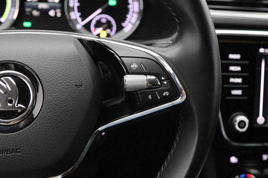 Škoda Superb Combi 1.4 TSI iV Business 218 PK Edition Plus PHEV, Climate Control, Adap. Cruise Control, Carplay,
