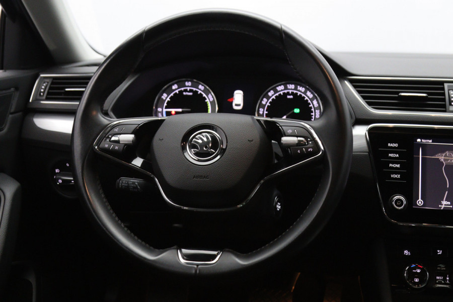 Škoda Superb Combi 1.4 TSI iV Business 218 PK Edition Plus PHEV, Climate Control, Adap. Cruise Control, Carplay,