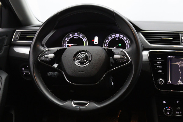 Škoda Superb Combi 1.4 TSI iV Business 218 PK Edition Plus PHEV, Climate Control, Adap. Cruise Control, Carplay,