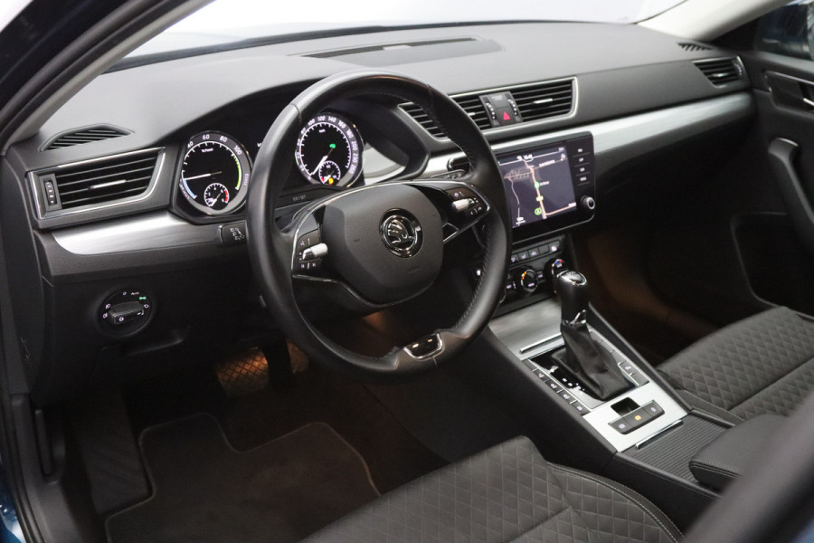 Škoda Superb Combi 1.4 TSI iV Business 218 PK Edition Plus PHEV, Climate Control, Adap. Cruise Control, Carplay,