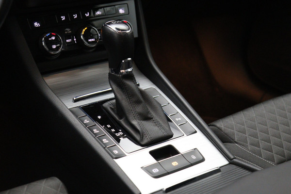 Škoda Superb Combi 1.4 TSI iV Business 218 PK Edition Plus PHEV, Climate Control, Adap. Cruise Control, Carplay,