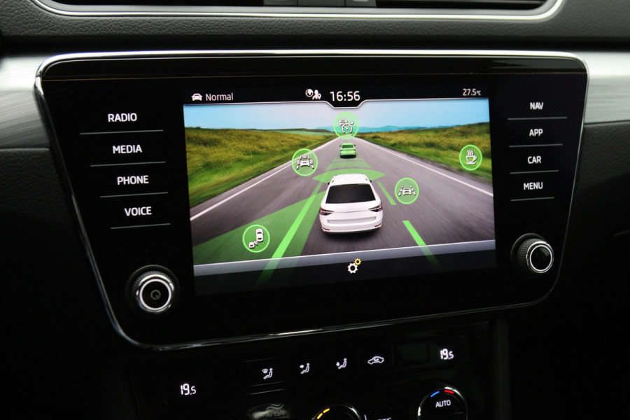 Škoda Superb Combi 1.4 TSI iV Business 218 PK Edition Plus PHEV, Climate Control, Adap. Cruise Control, Carplay,