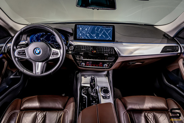 BMW 5 Serie Touring 530e|Cam|Pano|Comfort|HUD|Acc+|Nappa|APK