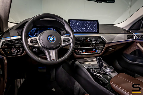 BMW 5 Serie Touring 530e|Cam|Pano|Comfort|HUD|Acc+|Nappa|APK