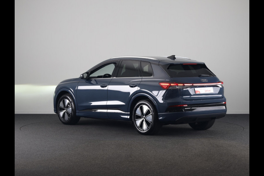 Audi Q4 e-tron Advanced edition 82 kWh 286 PK | Techniekpakket plus | Privacy glas | Trekhaak | Exterieurdetails carross.kleur |