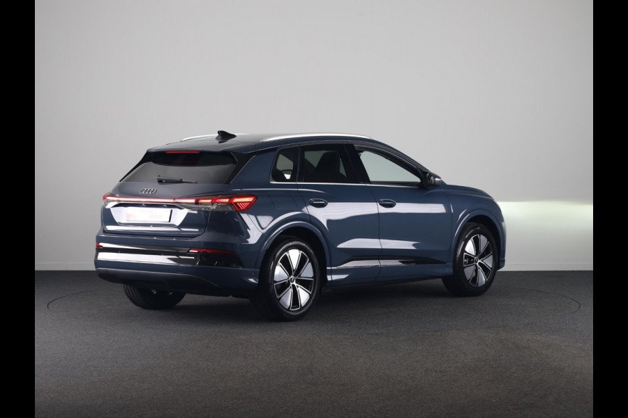 Audi Q4 e-tron Advanced edition 82 kWh 286 PK | Techniekpakket plus | Privacy glas | Trekhaak | Exterieurdetails carross.kleur |