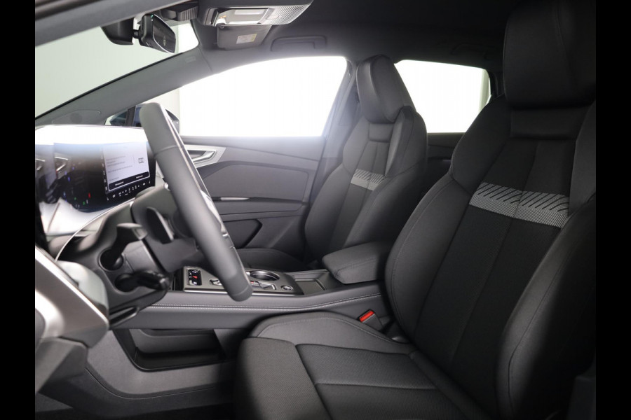 Audi Q4 e-tron Advanced edition 82 kWh 286 PK | Techniekpakket plus | Privacy glas | Trekhaak | Exterieurdetails carross.kleur |