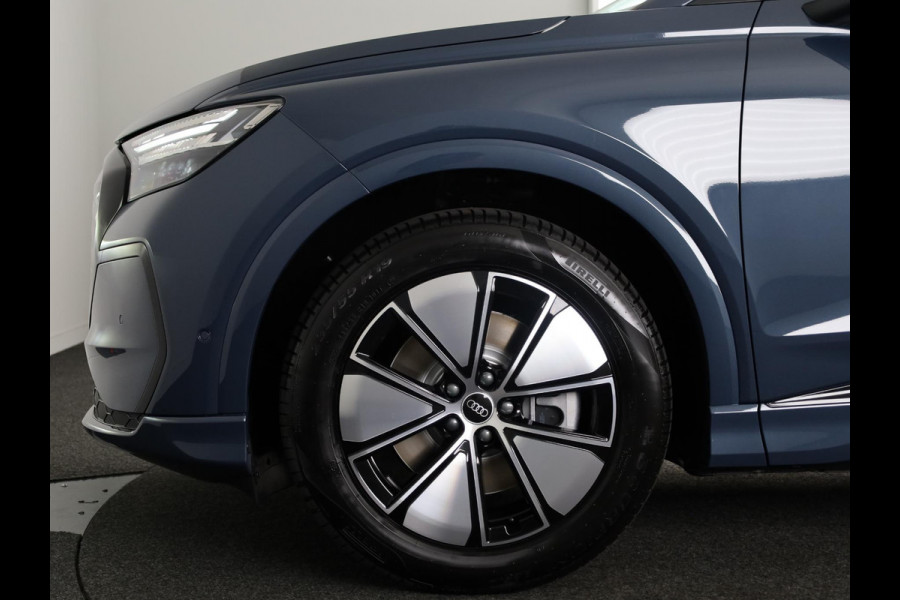 Audi Q4 e-tron Advanced edition 82 kWh 286 PK | Techniekpakket plus | Privacy glas | Trekhaak | Exterieurdetails carross.kleur |