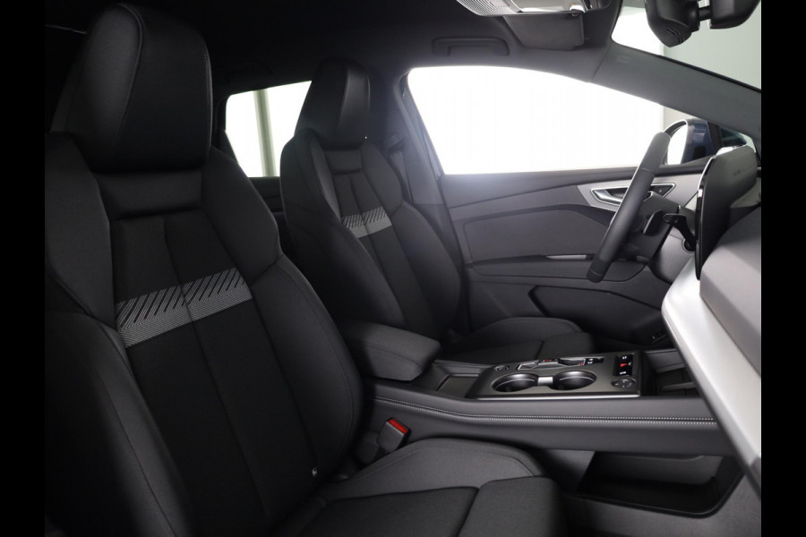 Audi Q4 e-tron Advanced edition 82 kWh 286 PK | Techniekpakket plus | Privacy glas | Trekhaak | Exterieurdetails carross.kleur |