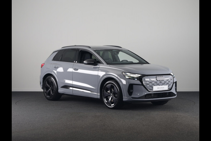 Audi Q4 e-tron S edition 82 KWh 286 pk | Optiekpakket zwart-glanzend | Privacy glas | Trekhaak | Leder/stof interieur |