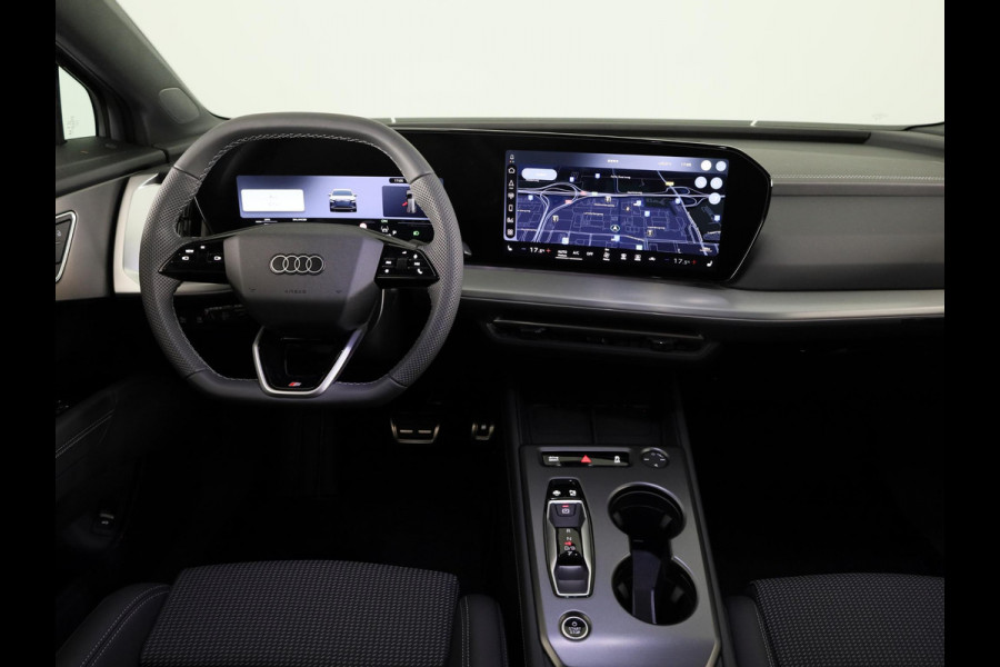 Audi Q4 e-tron S edition 82 KWh 286 pk | Optiekpakket zwart-glanzend | Privacy glas | Trekhaak | Leder/stof interieur |