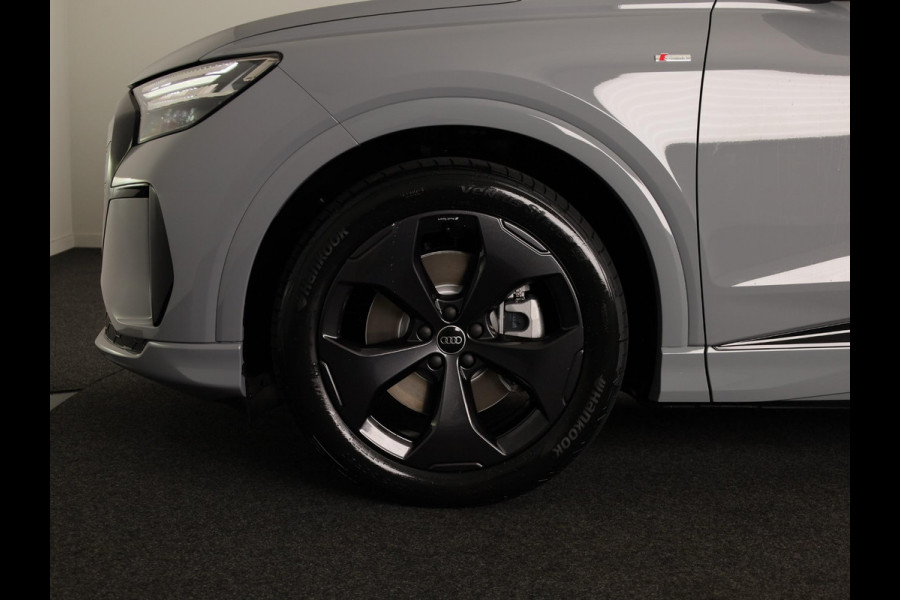 Audi Q4 e-tron S edition 82 KWh 286 pk | Optiekpakket zwart-glanzend | Privacy glas | Trekhaak | Leder/stof interieur |