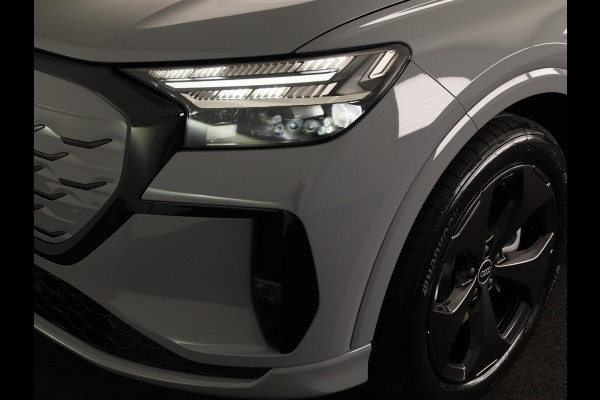 Audi Q4 e-tron S edition 82 KWh 286 pk | Optiekpakket zwart-glanzend | Privacy glas | Trekhaak | Leder/stof interieur |