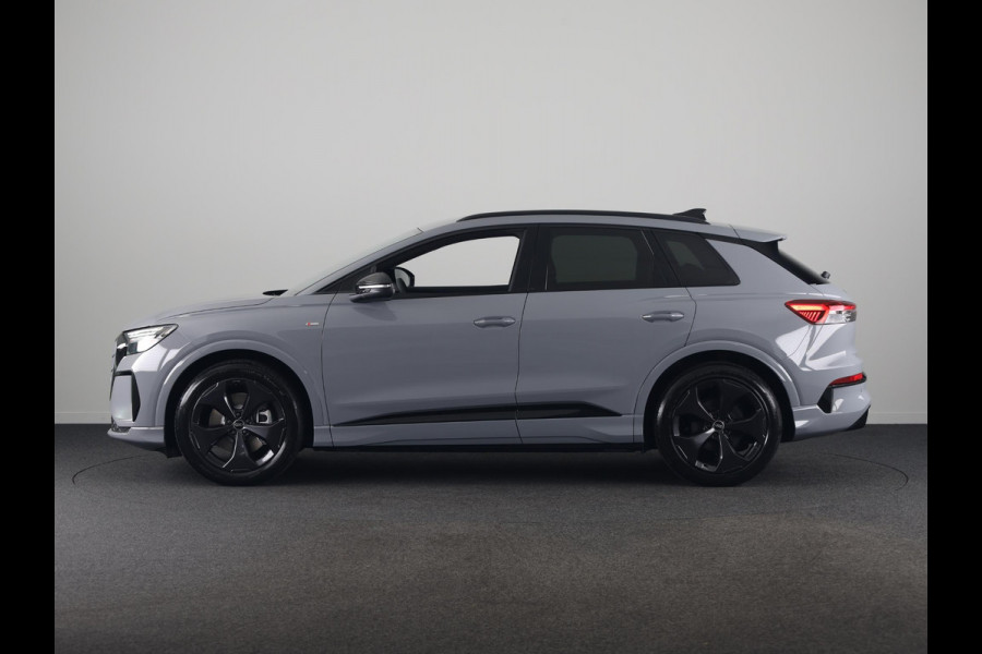 Audi Q4 e-tron S edition 82 KWh 286 pk | Optiekpakket zwart-glanzend | Privacy glas | Trekhaak | Leder/stof interieur |