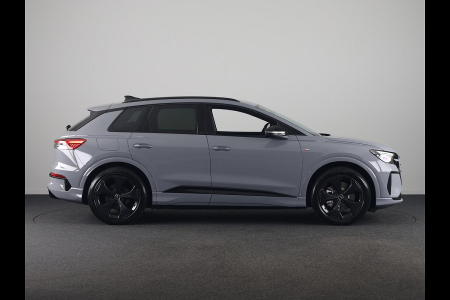 Audi Q4 e-tron S edition 82 KWh 286 pk | Optiekpakket zwart-glanzend | Privacy glas | Trekhaak | Leder/stof interieur |