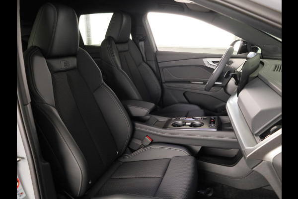 Audi Q4 e-tron S edition 82 KWh 286 pk | Optiekpakket zwart-glanzend | Privacy glas | Trekhaak | Leder/stof interieur |