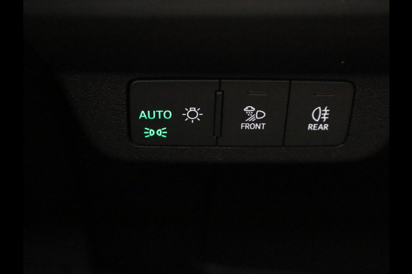 Audi Q4 e-tron S edition 82 KWh 286 pk | Optiekpakket zwart-glanzend | Privacy glas | Trekhaak | Leder/stof interieur |
