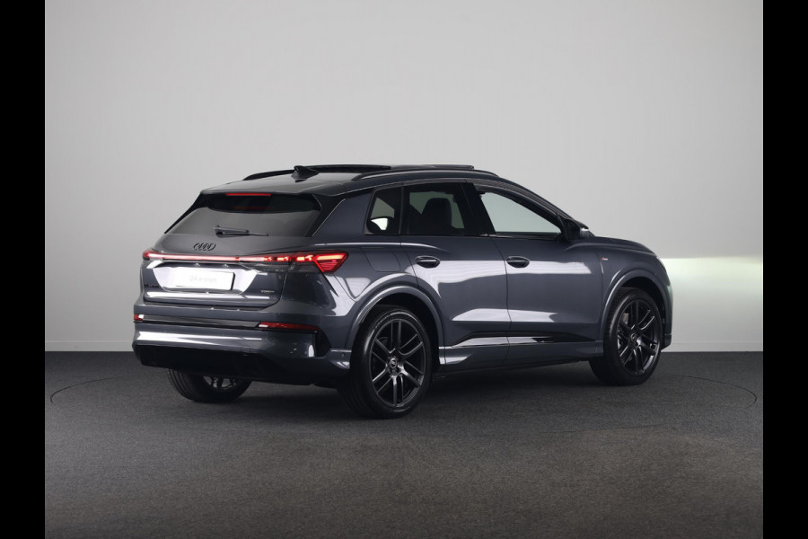 Audi Q4 e-tron S edition Quattro 82KWh 340 pk | Techniekpakket Pro | elektrische stoelen | Glazen panoramadak | head-up display  |