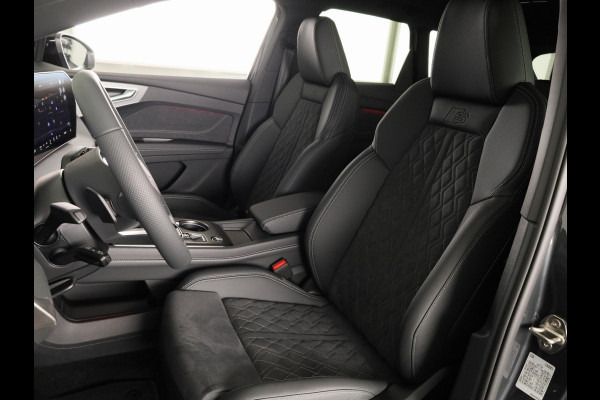 Audi Q4 e-tron S edition Quattro 82KWh 340 pk | Techniekpakket Pro | elektrische stoelen | Glazen panoramadak | head-up display  |