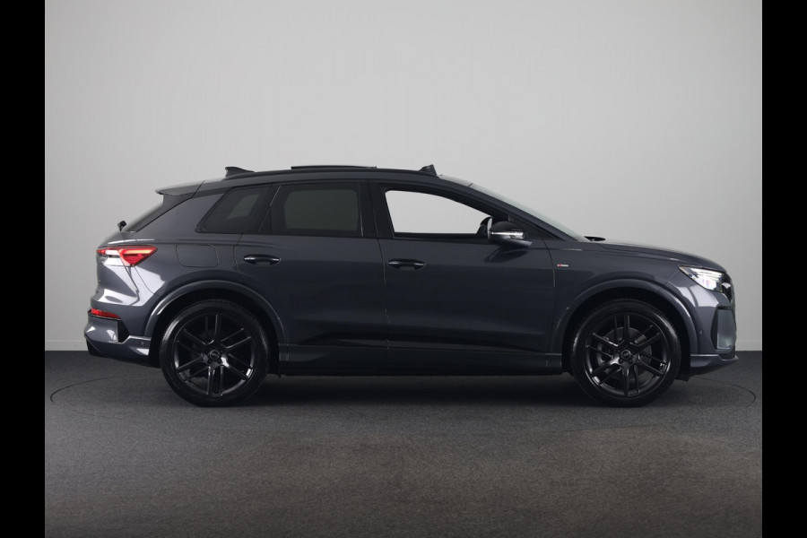 Audi Q4 e-tron S edition Quattro 82KWh 340 pk | Techniekpakket Pro | elektrische stoelen | Glazen panoramadak | head-up display  |