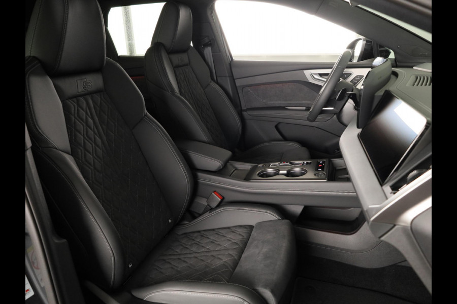 Audi Q4 e-tron S edition Quattro 82KWh 340 pk | Techniekpakket Pro | elektrische stoelen | Glazen panoramadak | head-up display  |