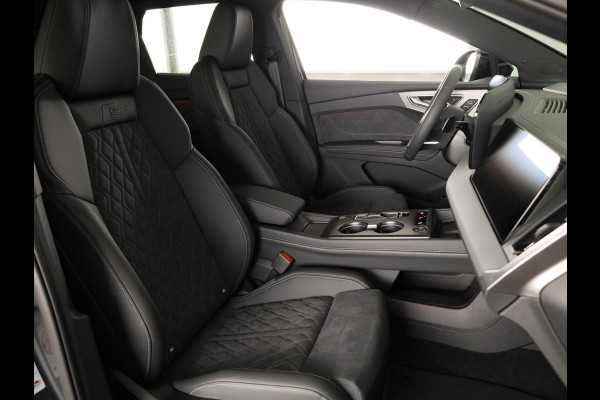 Audi Q4 e-tron S edition Quattro 82KWh 340 pk | Techniekpakket Pro | elektrische stoelen | Glazen panoramadak | head-up display  |
