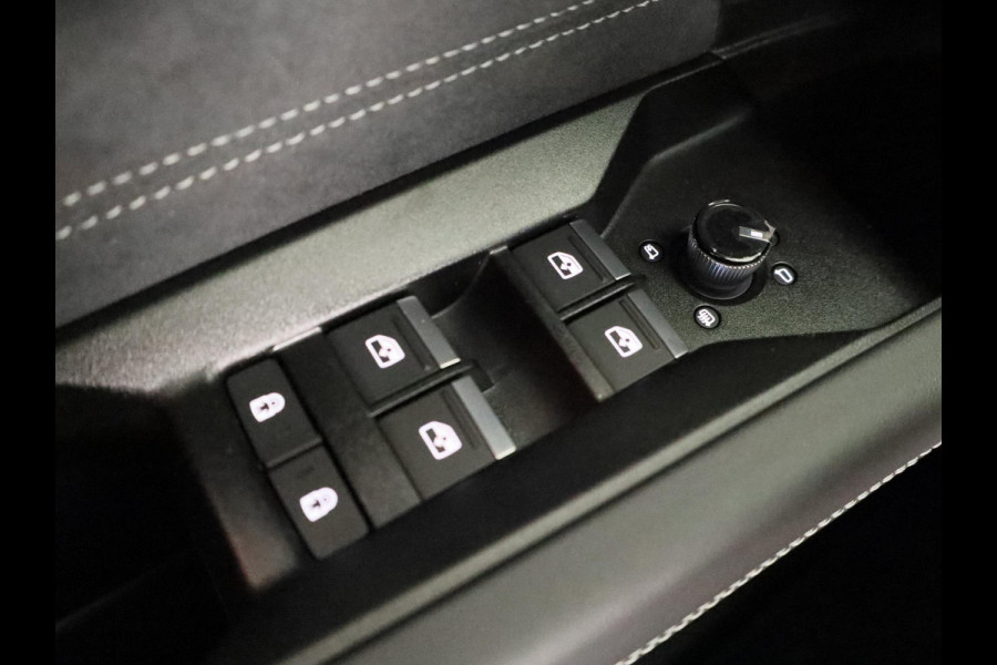 Audi Q4 e-tron S edition Quattro 82KWh 340 pk | Techniekpakket Pro | elektrische stoelen | Glazen panoramadak | head-up display  |