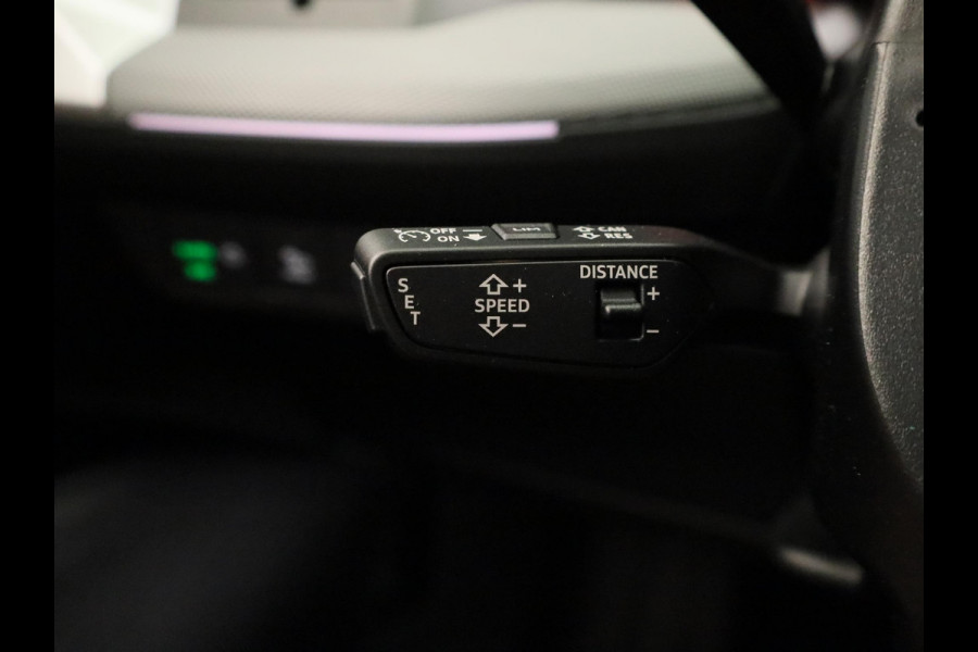 Audi Q4 e-tron S edition Quattro 82KWh 340 pk | Techniekpakket Pro | elektrische stoelen | Glazen panoramadak | head-up display  |