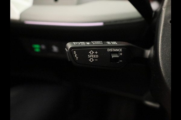 Audi Q4 e-tron S edition Quattro 82KWh 340 pk | Techniekpakket Pro | elektrische stoelen | Glazen panoramadak | head-up display  |