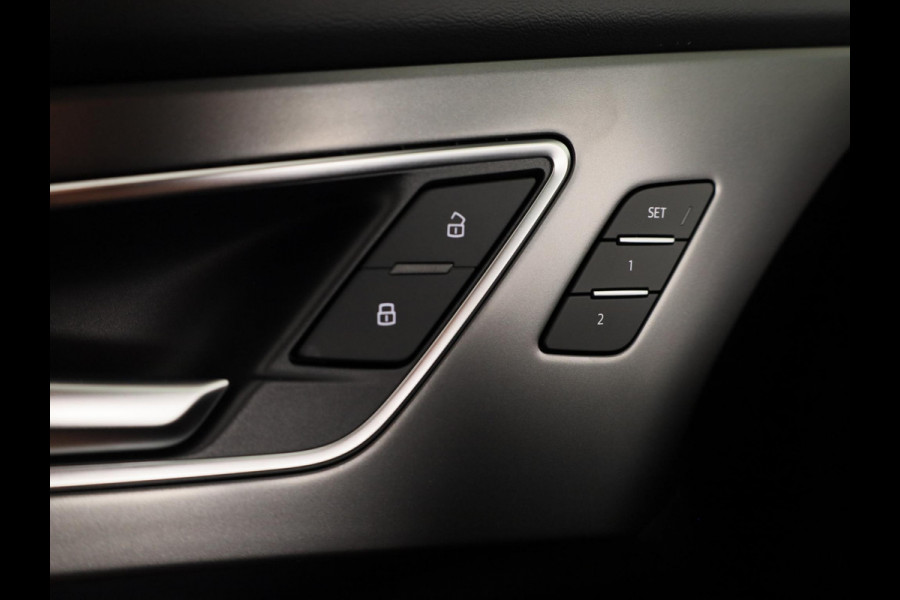 Audi Q4 e-tron S edition Quattro 82KWh 340 pk | Techniekpakket Pro | elektrische stoelen | Glazen panoramadak | head-up display  |