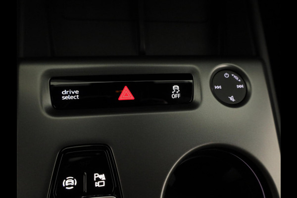Audi Q4 e-tron S edition Quattro 82KWh 340 pk | Techniekpakket Pro | elektrische stoelen | Glazen panoramadak | head-up display  |