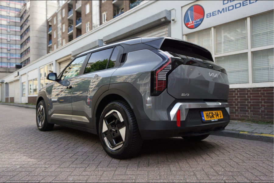 Kia EV3 Plus 81.4 kWh | Adaptieve cruise + Lane dep | 605km WLTP | Apple Carplay | Verwarde stoelen + stuurwiel | Keyless |