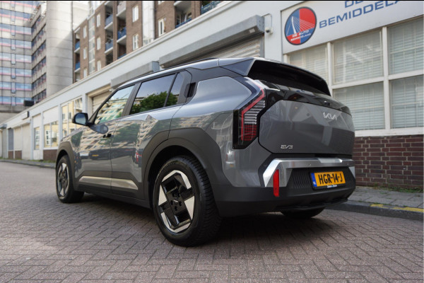 Kia EV3 Plus 81.4 kWh | Adaptieve cruise + Lane dep | 605km WLTP | Apple Carplay | Verwarde stoelen + stuurwiel | Keyless |