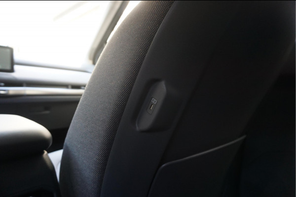 Kia EV3 Plus 81.4 kWh | Adaptieve cruise + Lane dep | 605km WLTP | Apple Carplay | Verwarde stoelen + stuurwiel | Keyless |