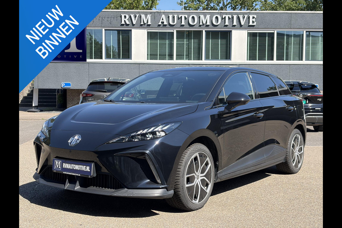MG Mg4 electric Luxury 64 kWh LONG RANGE | SOH 97% | 15.000KM | 360° CAMERA | STOEL & STUURVERWARMING | 7 JAAR MG GARANTIE T/M 07-2031 | ELEKTRISCHE STOEL | DODEHOEK SENSOR | ADAPTIVE CRUISE CONTROL|