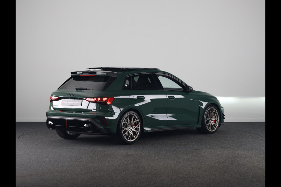 Audi RS3 Sportback Competition Limited 2.5 FSI 295 kW / 400 PK SB | 586 / 750  gelimiteerde oplage | Audi Exclusive Malachite Green | Panoramadak | Sonos | HUD |